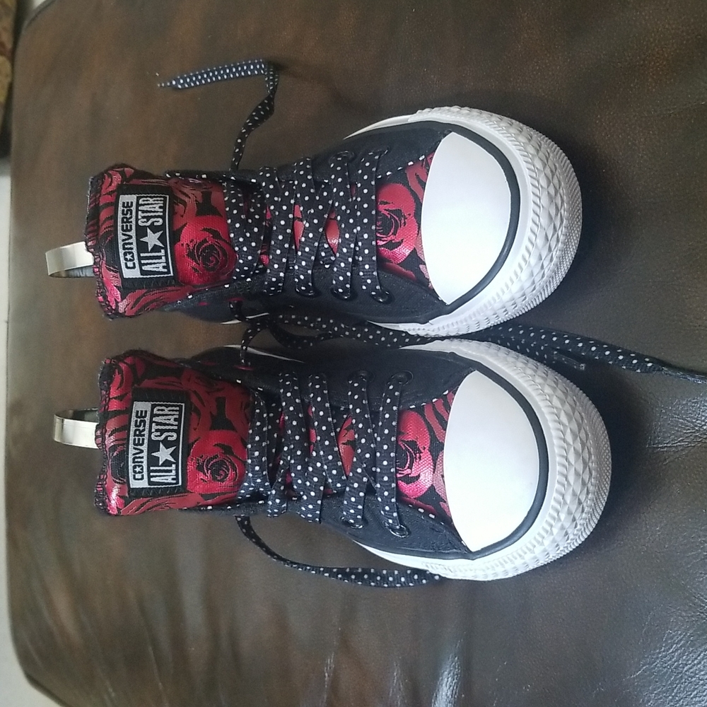 Converse Rose Sneakers